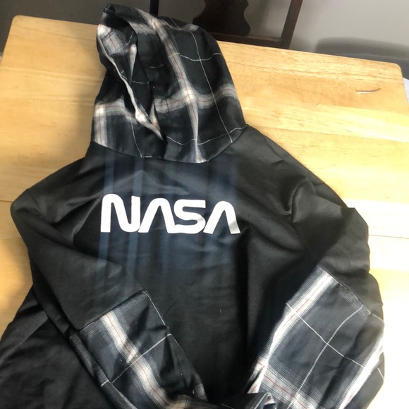 Light hoodie with nasa logo and plaid hood - Picture 1 of 3
